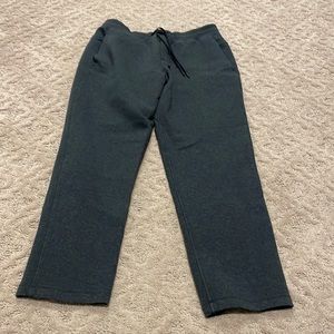 Never been worn Men’s Lululemon Black/Charcoal Chamber Layer sweatpants, XL